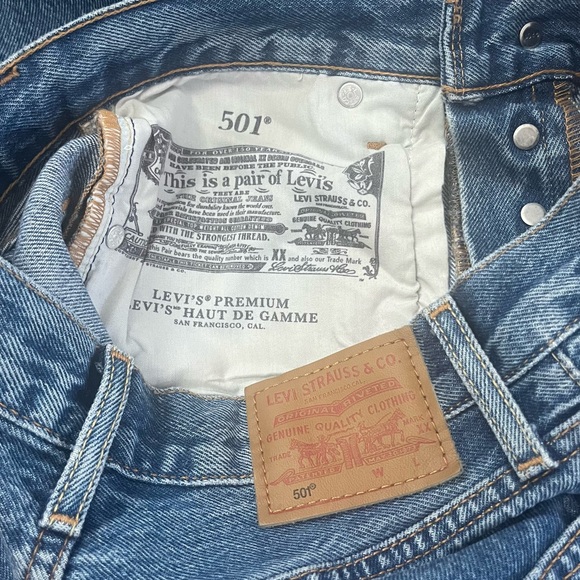 Levi’s 501 Button Fly Straight Leg Jeans - Picture 5 of 12